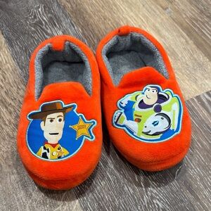 Like new, Disney- Toy Story slippers, size 9/10 C